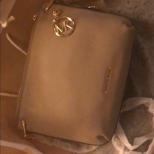 Mint condition Michael Kors messenger bag